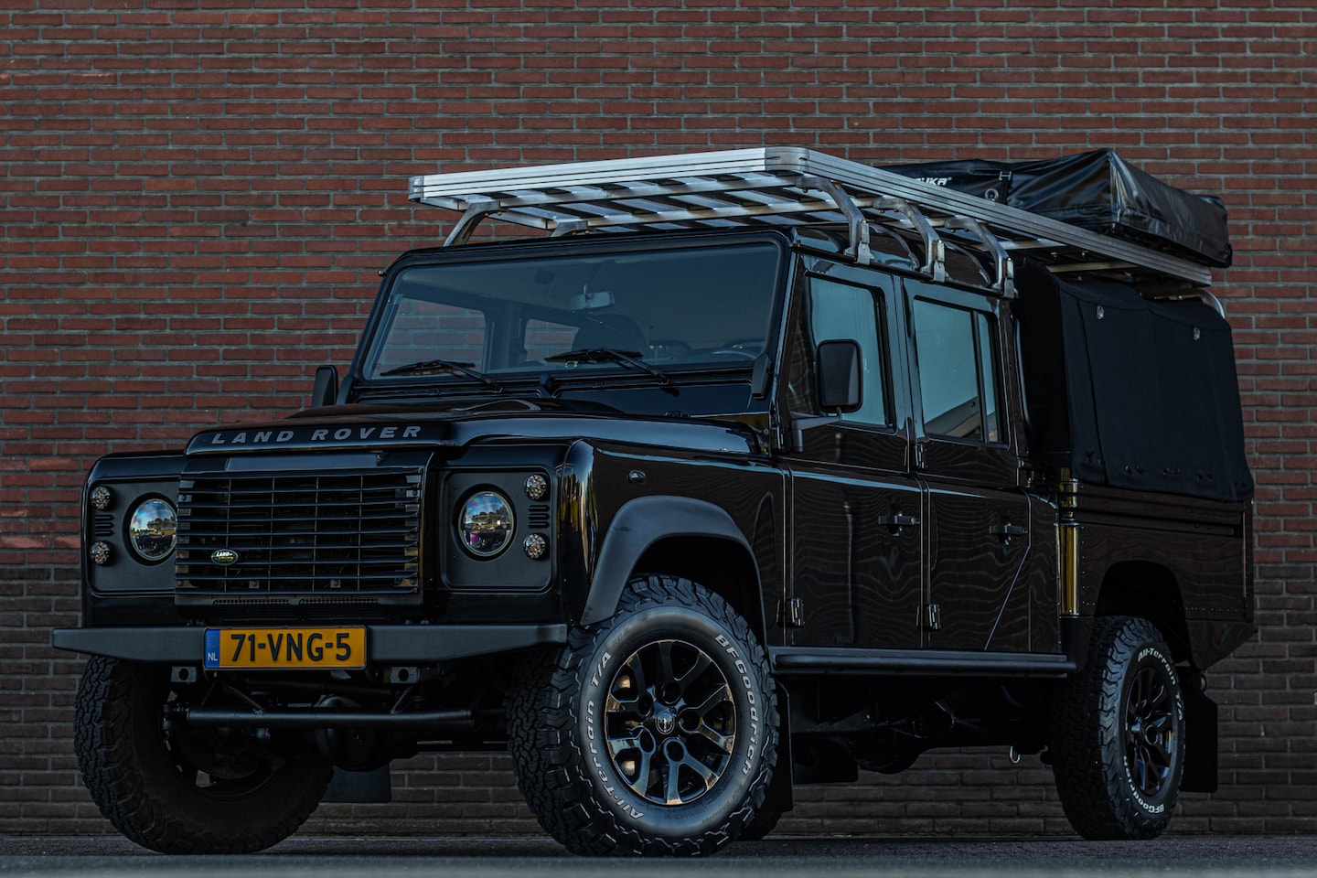 Land Rover Defender 130 - 2.4 TD 130" S Crew Cab 5-pers, Airco, Camper, LED, Trekhaak, NL-auto. - AutoWereld.nl