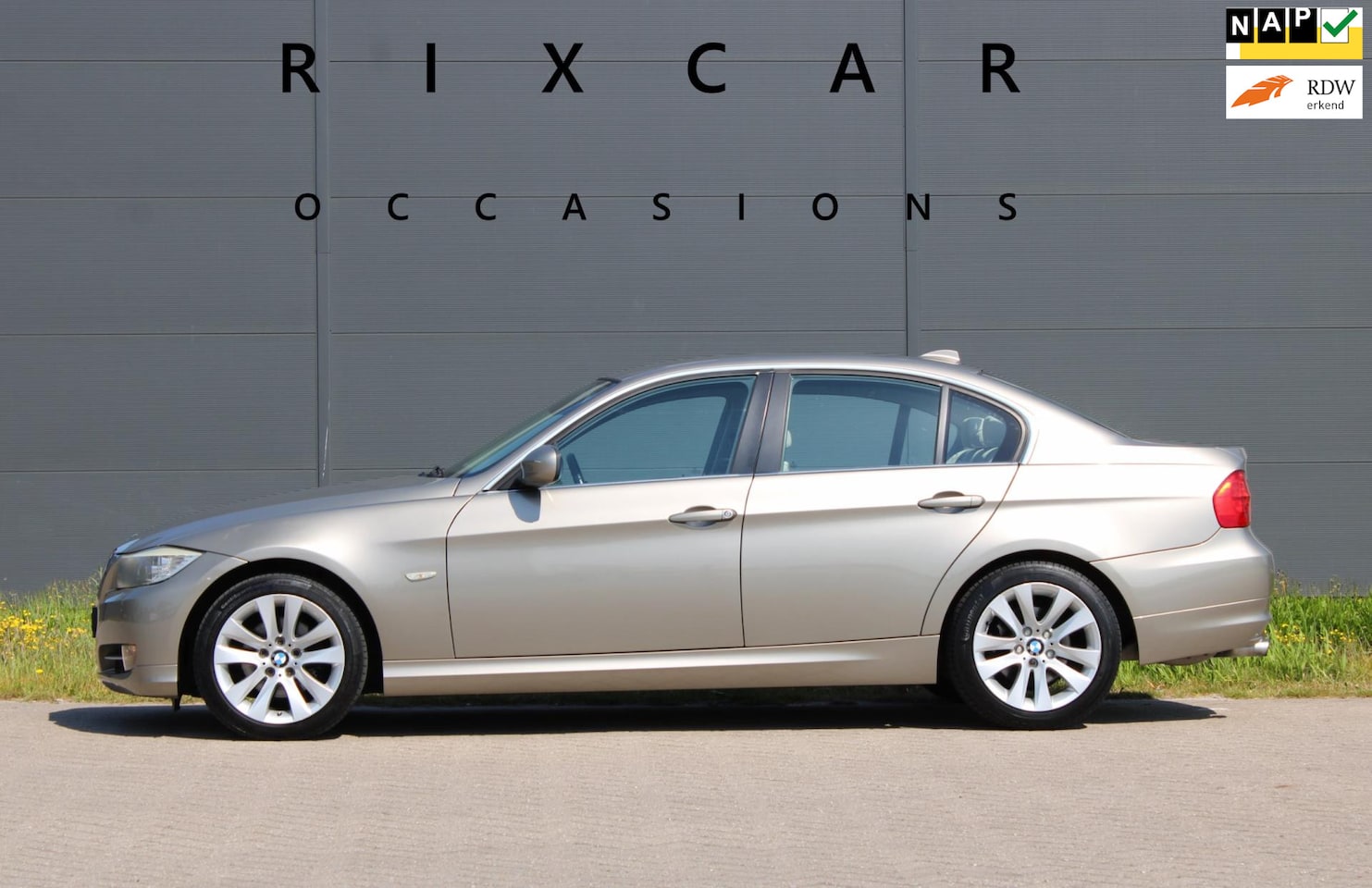 BMW 3-serie - 320i High Executive Navi - AutoWereld.nl