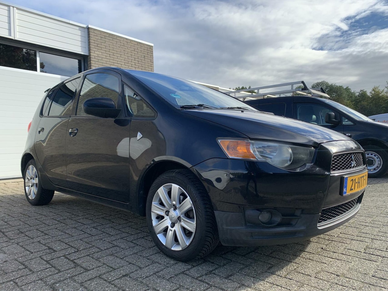 Mitsubishi Colt - 1.3 Intro Edition 5DR NWE APK Airco Cruise control Elektrische ramen - AutoWereld.nl