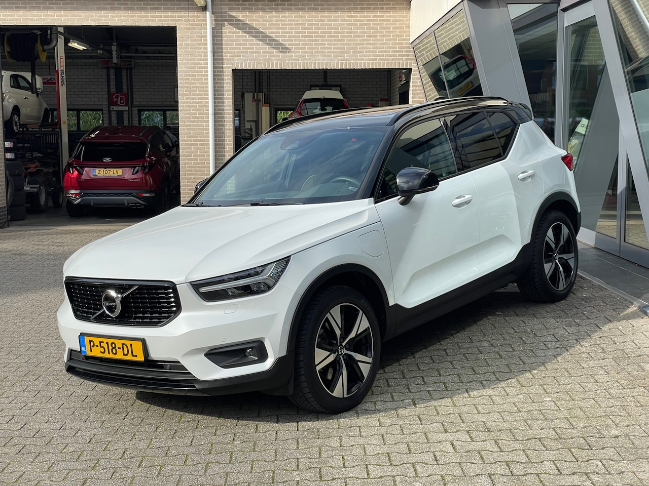 Volvo XC40 - 1.5 T4 Recharge R-Design Panoramadak Harman Kardon - AutoWereld.nl