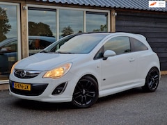 Opel Corsa - 1.4-16V OPC Line (Ketting vervangen / Airco / 17 Inch / Nette auto)