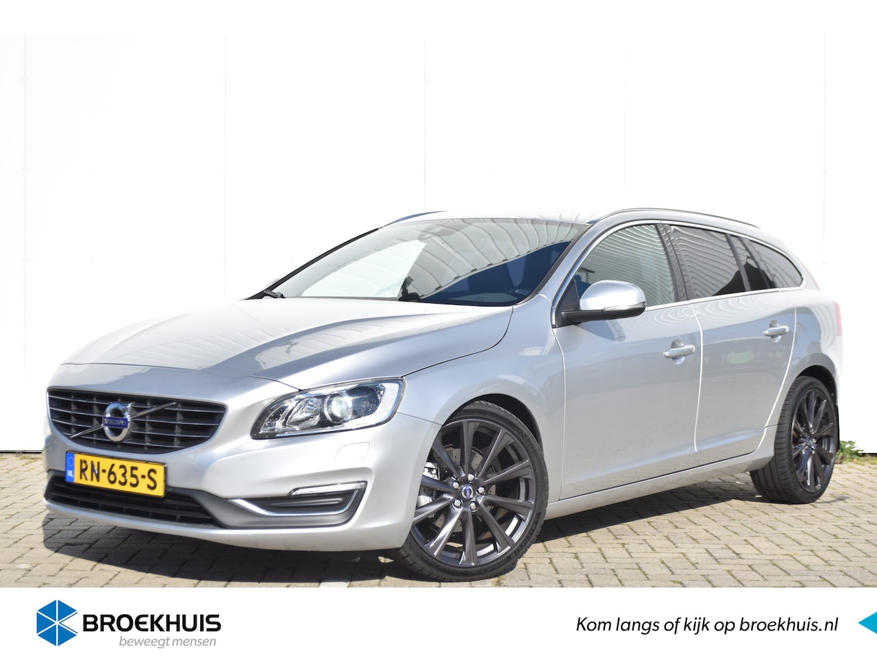 Volvo V60 - D4 Summum #19'' #Xenon #Standkachel! - AutoWereld.nl