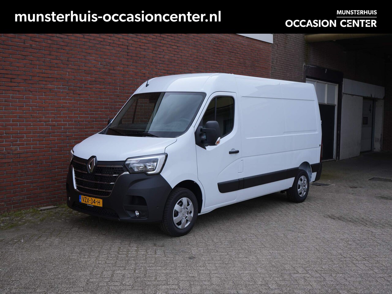 Renault Master - T35 2.3 dCi 135 L2H2 Work Edition - DEMO - All seasonbanden - AutoWereld.nl