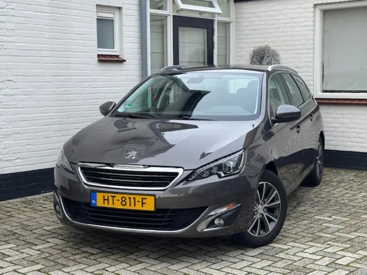 Peugeot 308 SW - 1.2 PureTech Allure | Navigatie | Parkeersensoren | Cruise Control | Climate Control | - AutoWereld.nl