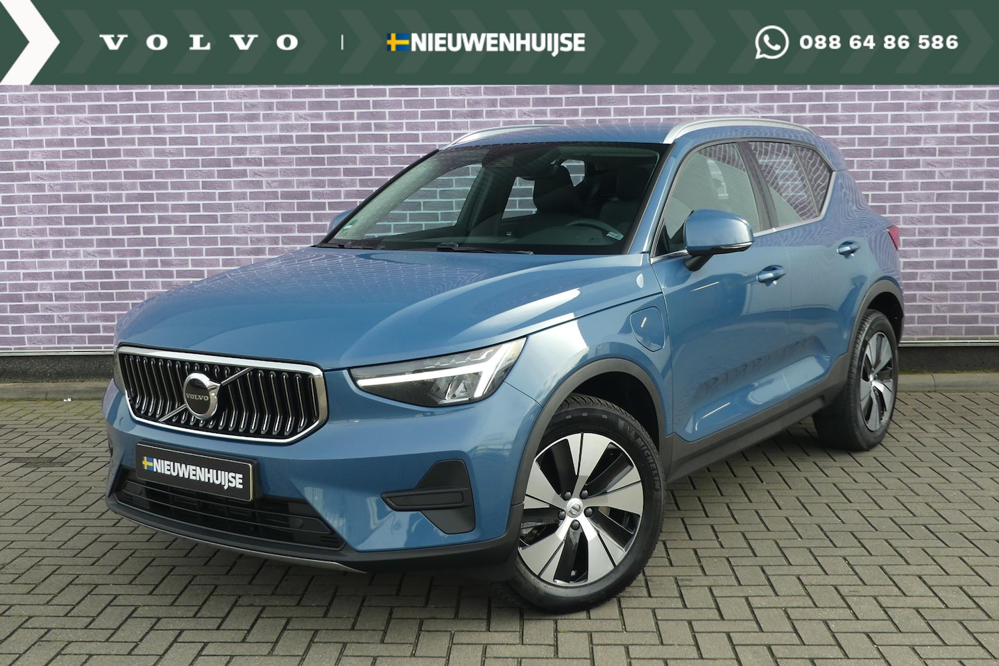 Volvo XC40 - T4 Automaat Recharge Plus Bright | Parkeerverwarming | Harman Kardon audio | Geheugen best - AutoWereld.nl