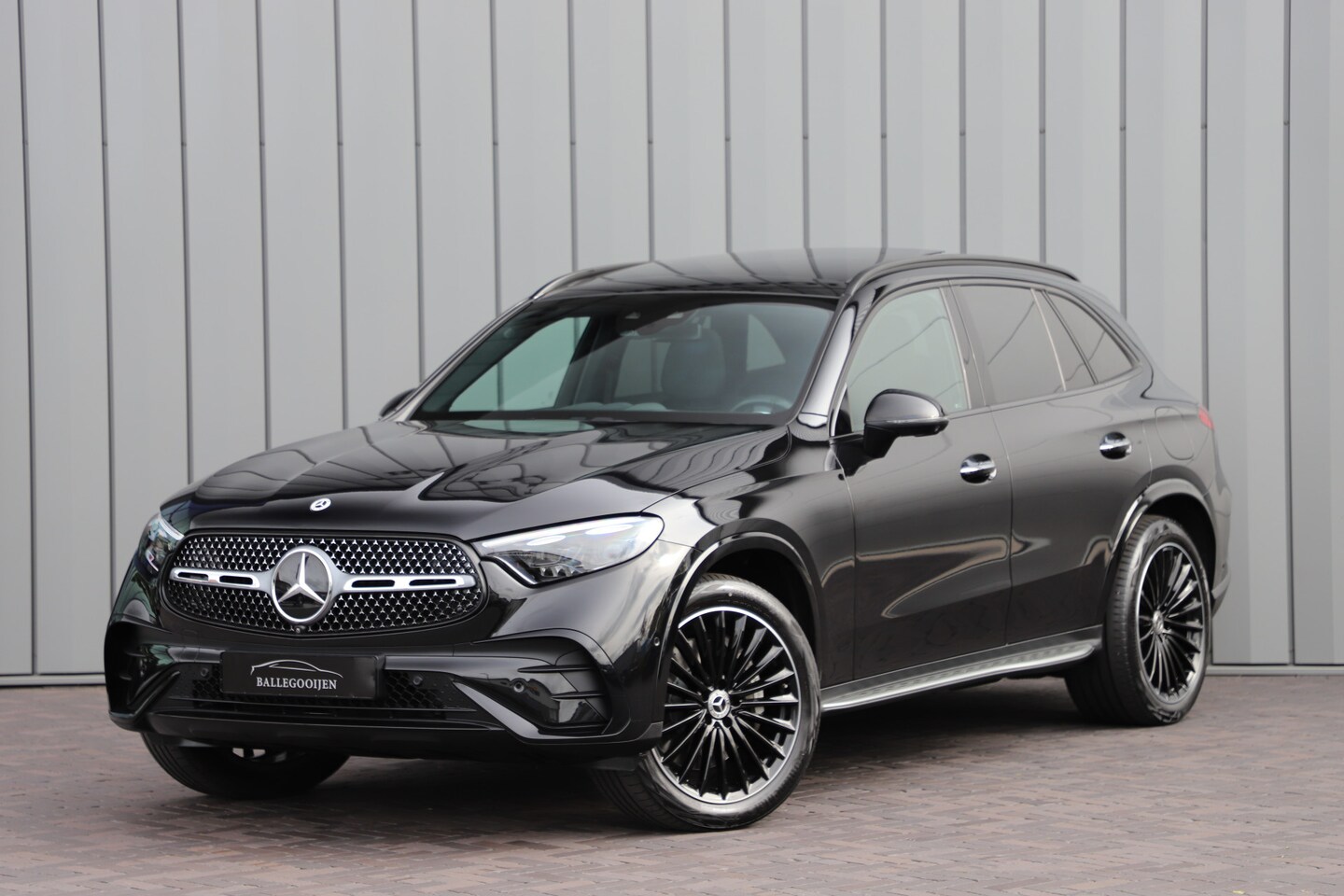 Mercedes-Benz GLC-klasse - 300e AMG 4-Matic Aut9 | 313PK | Lucht-vering | 4w-Sturing | Head-up | Keyles-go | Pano | M - AutoWereld.nl