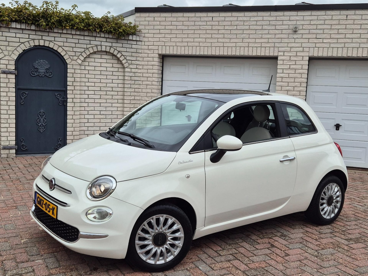 Fiat 500 - 1.0 Hybrid Dolcevita Airco-Cruise-Panorama-Carplay - AutoWereld.nl