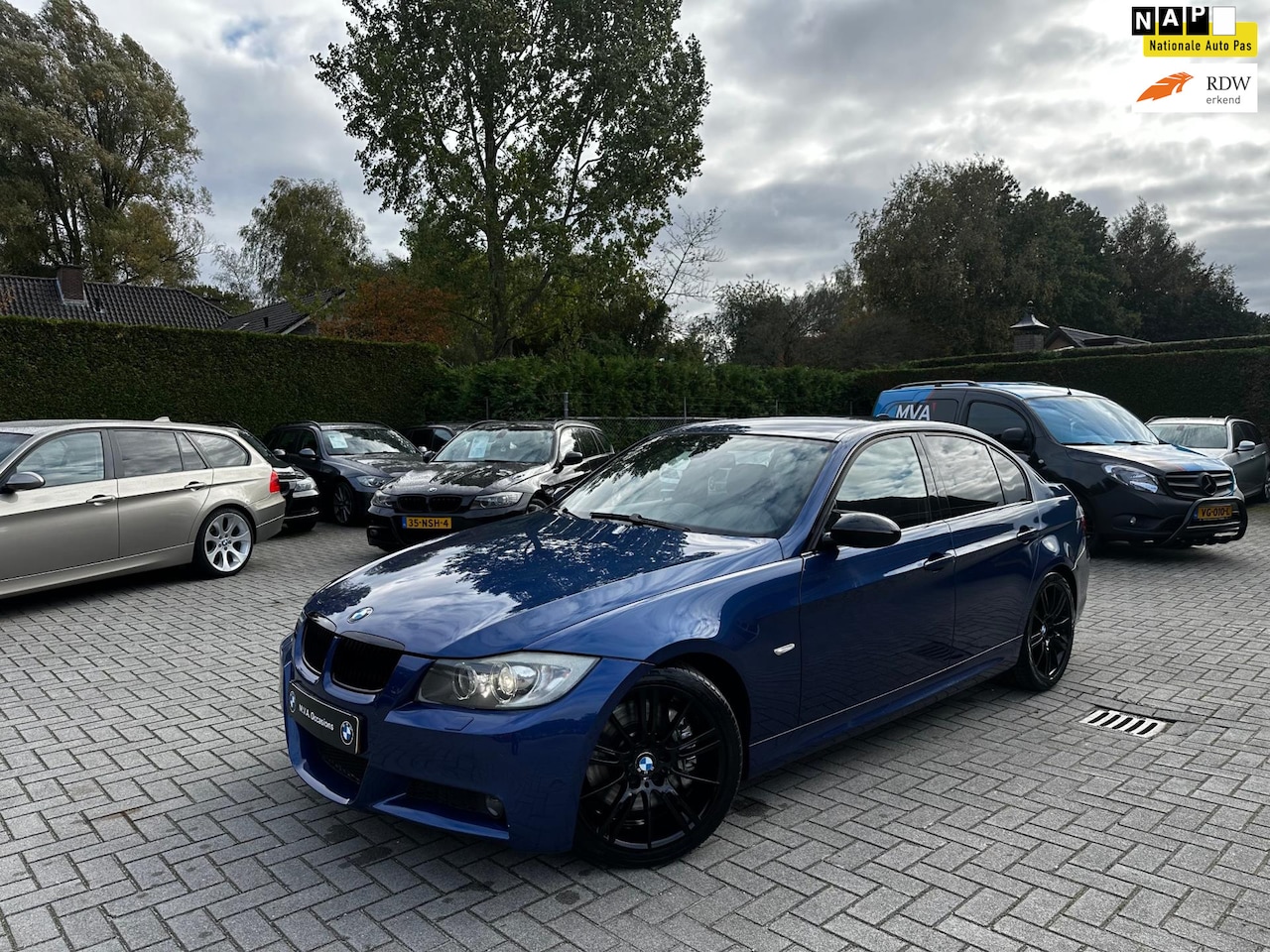 BMW 3-serie - 335i Executive M Sport|M-Stuur + Flippers|Xenon|Alcantara|Groot Navi|18 inch|Climate contr - AutoWereld.nl