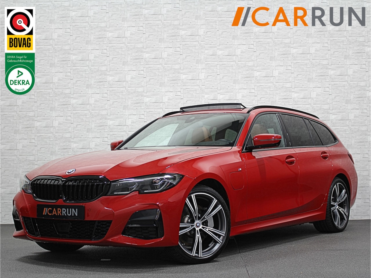 BMW 3-serie Touring - 330e M-Sport | 360 View | Panorama | ACC | Laser-LED | Head-Up | Keyless-Entry | Leder | S - AutoWereld.nl