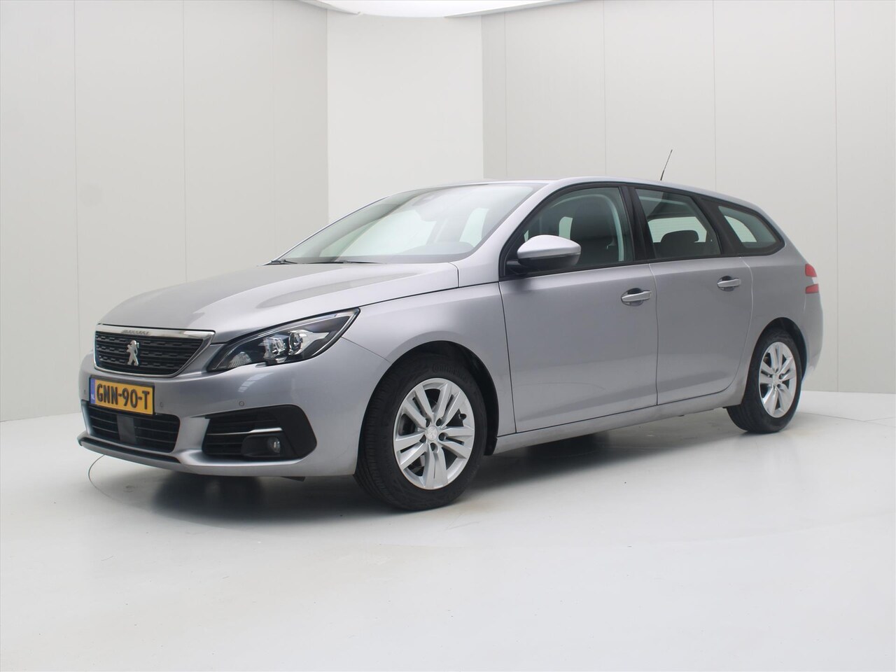 Peugeot 308 SW - 1.2 PureTech 130pk EAT8 Active [ NAVI+CRUISE+CLIMATE+PDC V/A ] - AutoWereld.nl