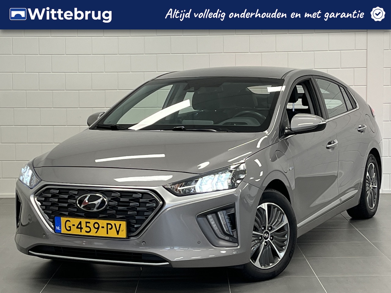 Hyundai IONIQ - 1.6 GDi PHEV Premium LEDER | NAVIGATIE | STOELVERWARMING / KOELING | STUURWIEL VERWARMING - AutoWereld.nl