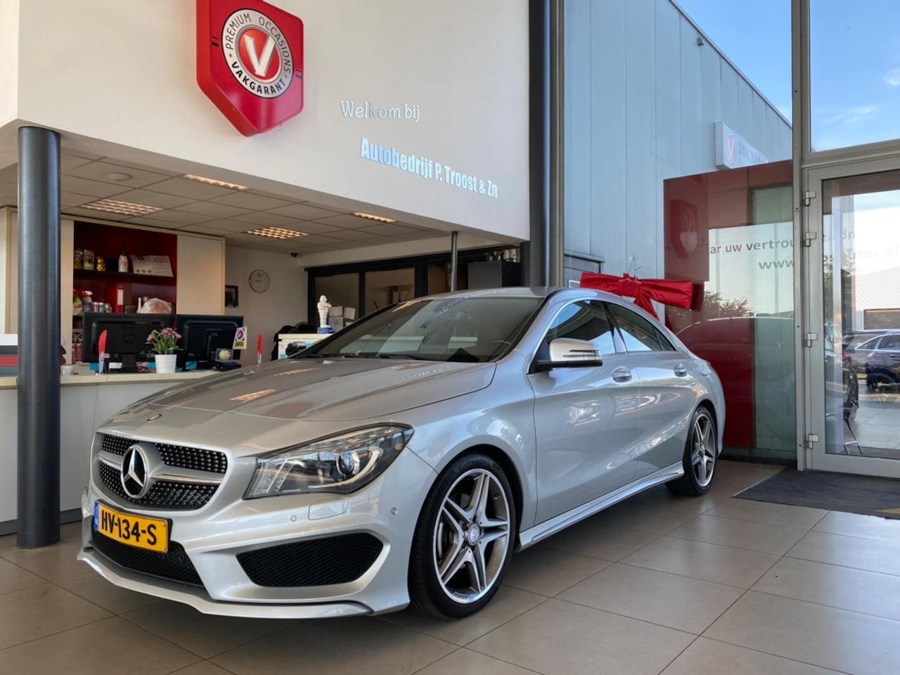 Mercedes-Benz CLA-Klasse - 180 Ambition 180 Ambition,AMG Line,Automaat,Navigatie,Parkeerassistent,Trekhaak,Half Leder/Alcantara,Cl - AutoWereld.nl