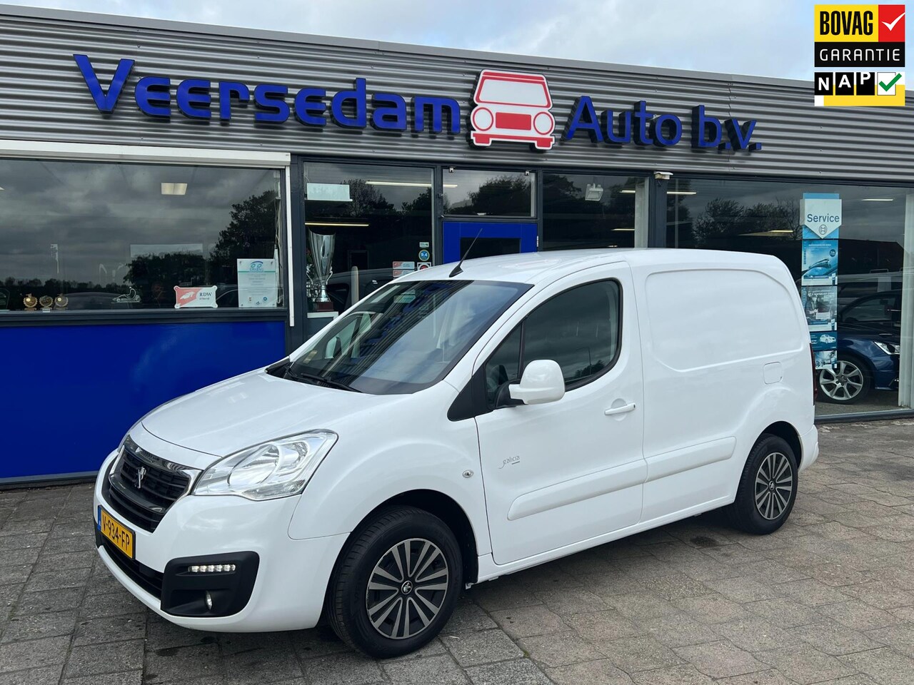 Peugeot Partner - 120 1.6 BlueHDi 75 L1 Première 120 1.6 BlueHDi 75 L1 Première, Navi, PDC enz... - AutoWereld.nl