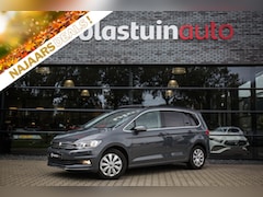 Volkswagen Touran - 1.5 TSI Comfortline Business 7p , Panoramadak, Trekhaak, Achteruitrijcamera,