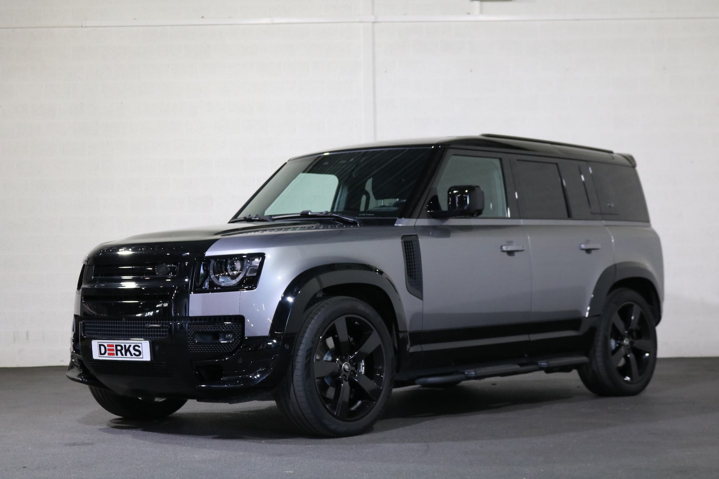 Land Rover Defender 110 - 3.0 D300 MHEV X-Dynamic Black Pack Urban Spoilerpakket - AutoWereld.nl