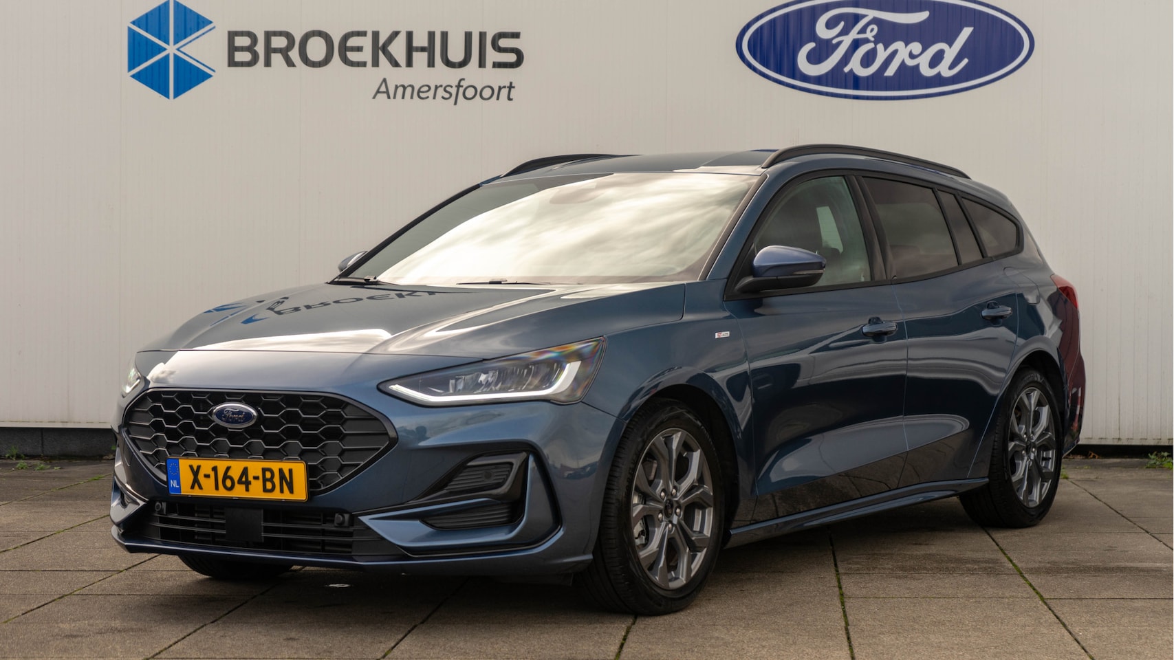 Ford Focus Wagon - 1.0EB HYBRID 155PK AUTOMAAT ST-LINE | ADAPT CRUISE | GROOT SCHERM | ELEKTRISCHE ACHTERKLEP - AutoWereld.nl