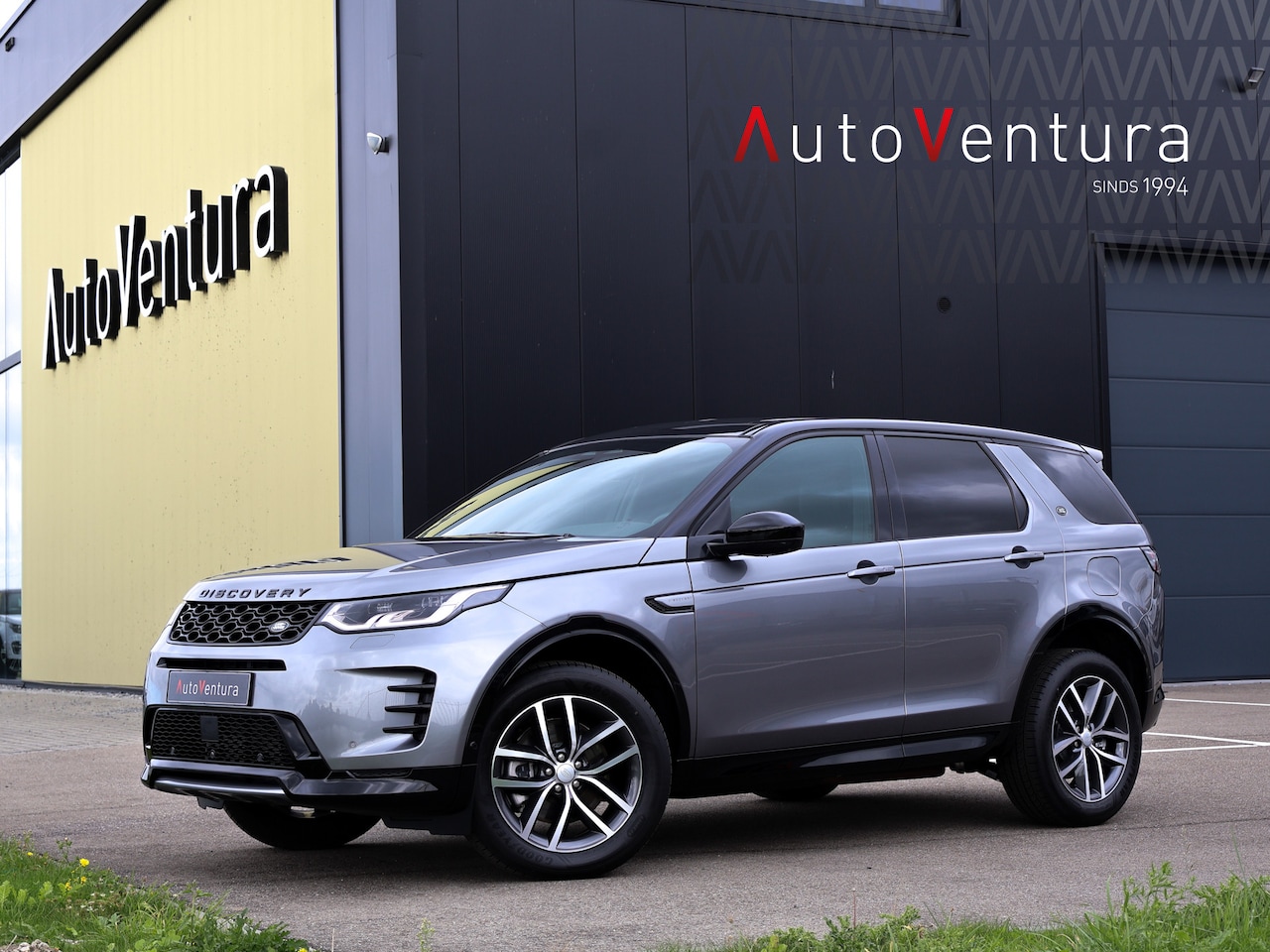 Land Rover Discovery Sport - 1.5 P300e PHEV Dynamic SE | Winterpack | Trekhaak | 360 camera | 309 PK - AutoWereld.nl