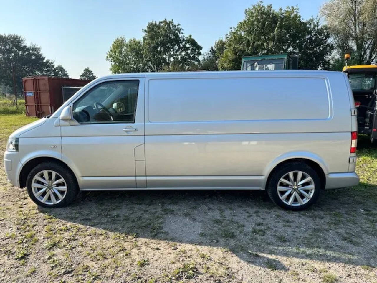 Volkswagen Transporter - 2.0 TDI L2H1 Trendline 2.0 TDI L2H1 Trendline - AutoWereld.nl