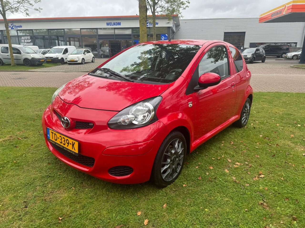 Toyota Aygo - 1.0-12V Cool SPORT NAVIGATIE CARPLAY BJ 2011 !!! - AutoWereld.nl