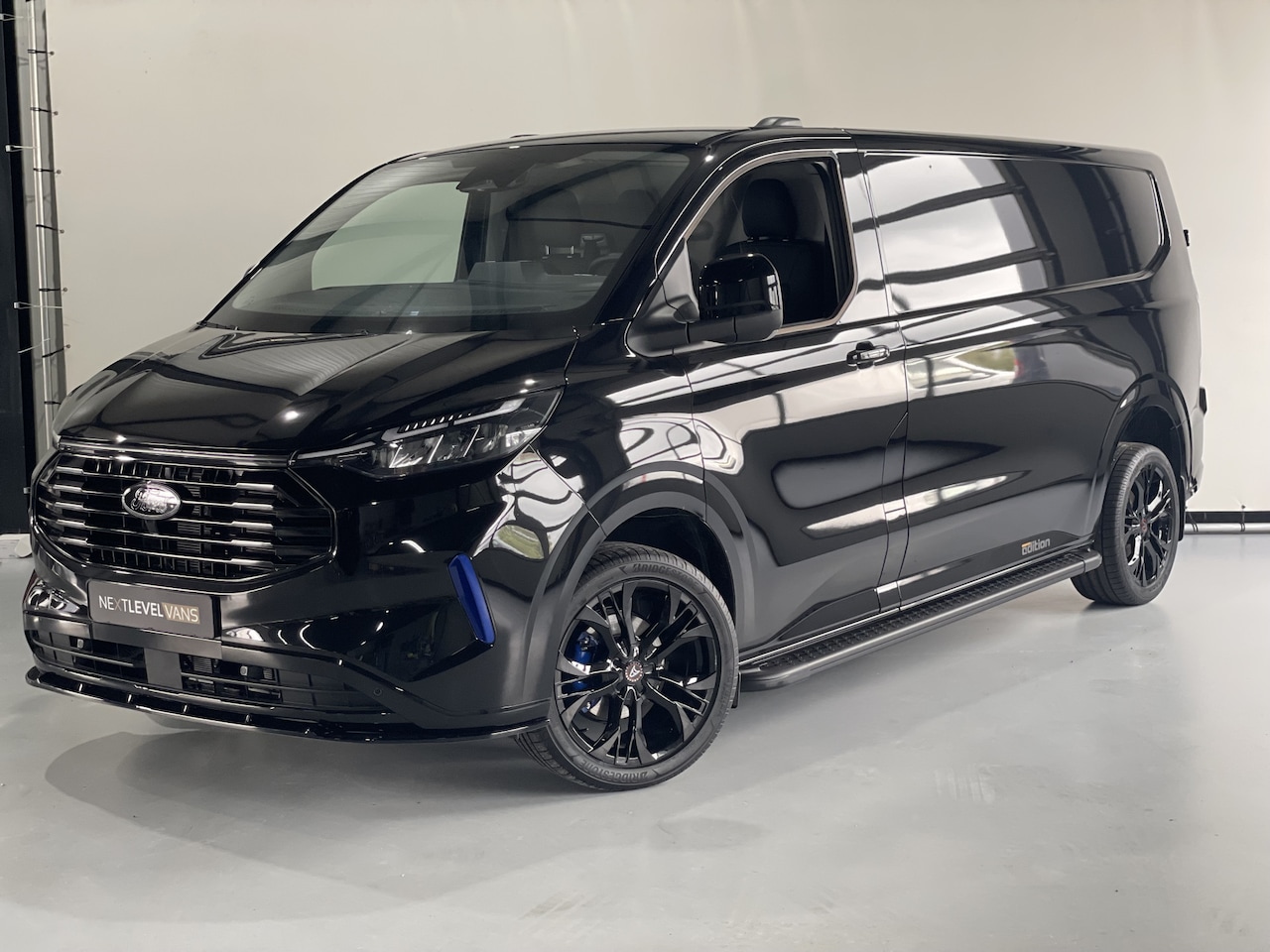 Ford Transit Custom - 2.0 TDCI L2H1 170PK AUT NEXT LEVEL EDITION - AutoWereld.nl