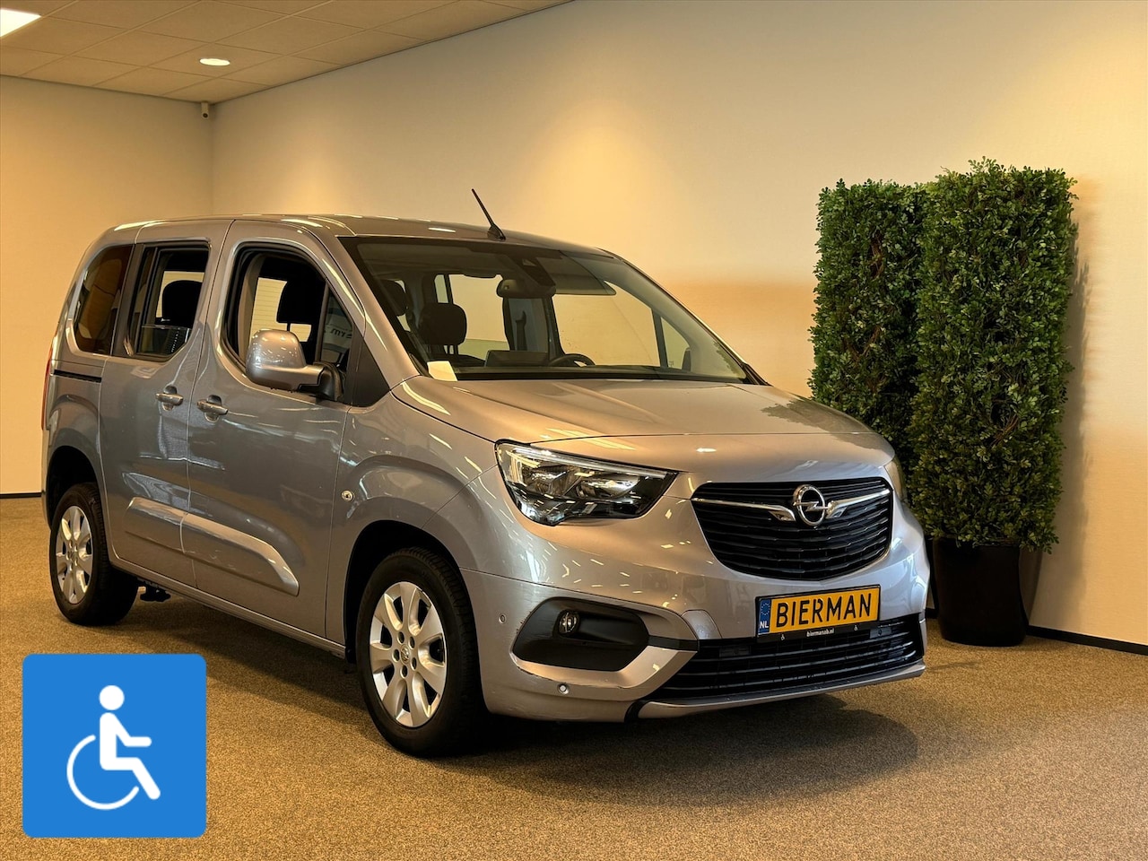 Opel Combo - L1 Rolstoelauto 4+1 - AutoWereld.nl