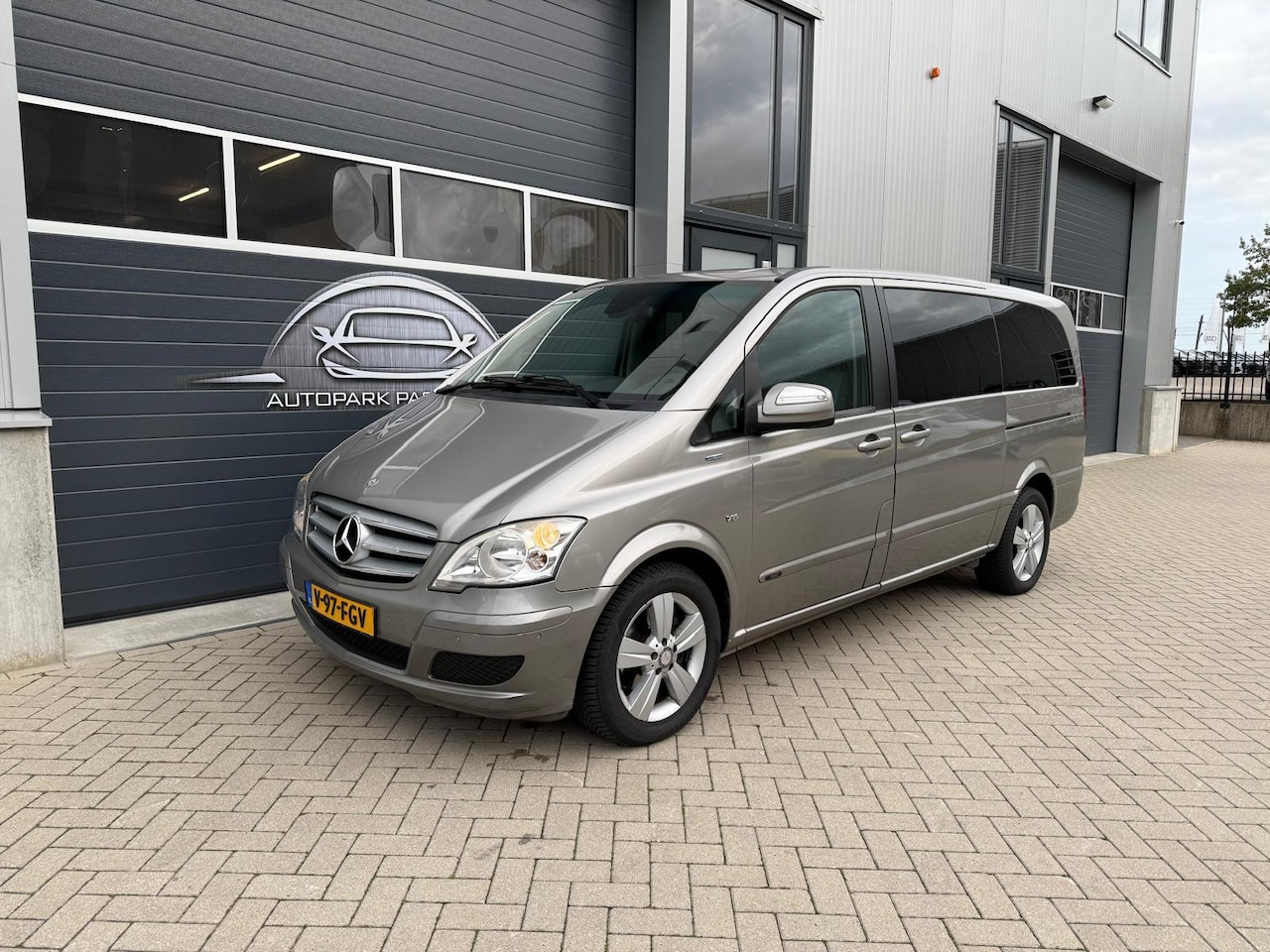 Mercedes-Benz Viano - 3.0 CDI Trend Edition DC Lang Cruise Control, Apple Carplay, Stoelverwarming, Luchtvering, - AutoWereld.nl