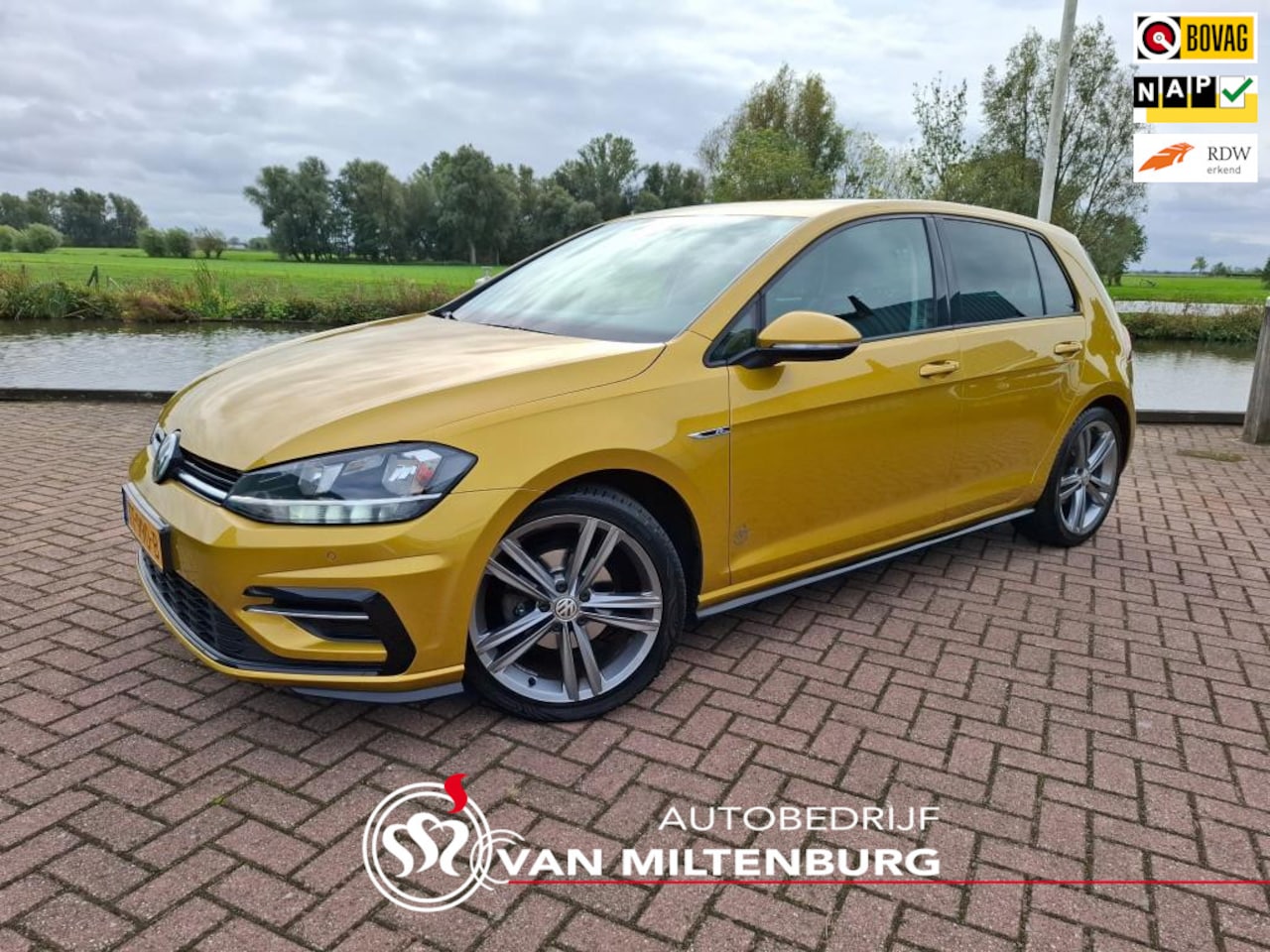 Volkswagen Golf - 1.0 TSI Highline Business R Digi dashboard Stoelverwarming Clima Navi cruise PDC v+a - AutoWereld.nl