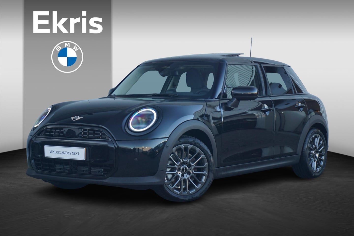 MINI Cooper - 5-Deurs C Classic / Pakket M / Head-Up / Panorama Dak - AutoWereld.nl