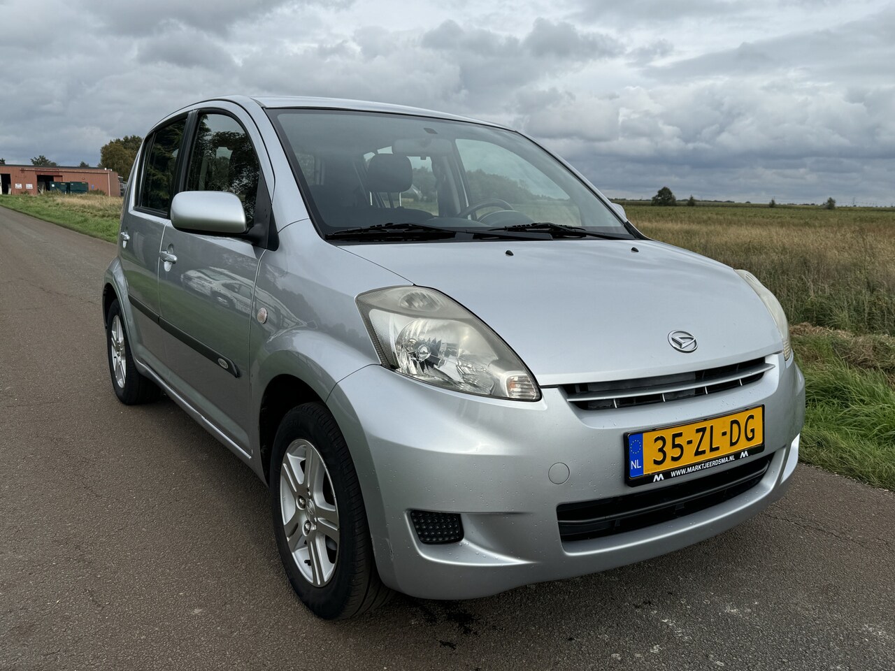 Daihatsu Sirion 2 - 1.0-12V Premium CV+AFST/ELK.PAKKET - AutoWereld.nl