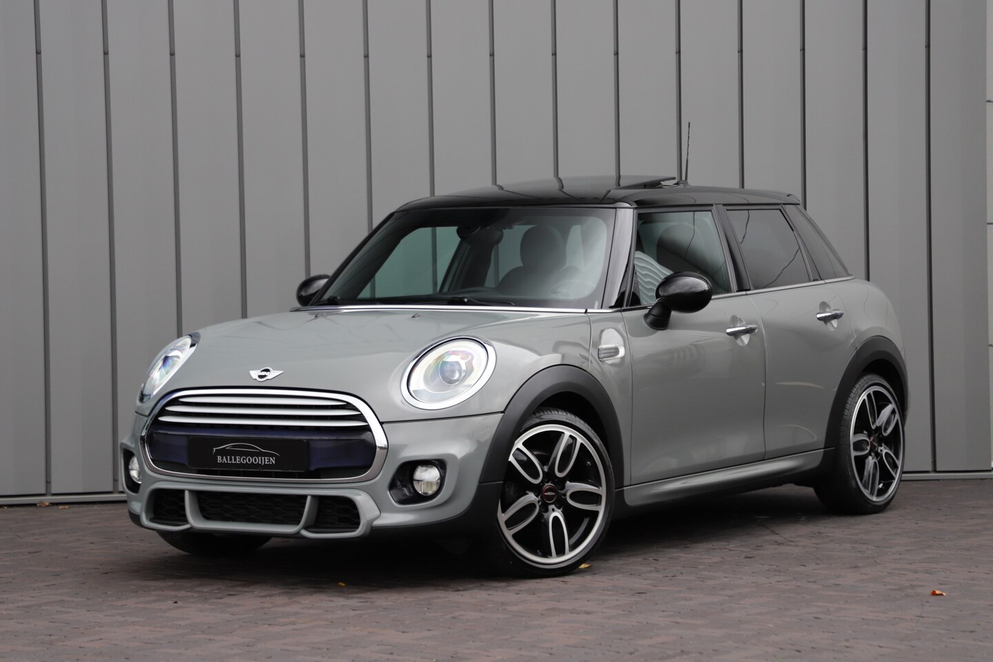 MINI John Cooper Works - Mini 1.5 JCW | Aut | 136PK | Panoramadak | Leder | Stoelverw. | Led-xenon | 2015. - AutoWereld.nl