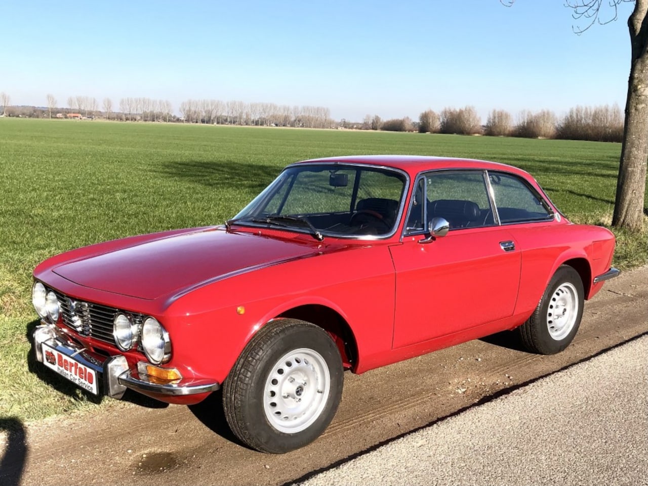 Alfa Romeo GTV - 2000 Bertone complete restauration ! - AutoWereld.nl