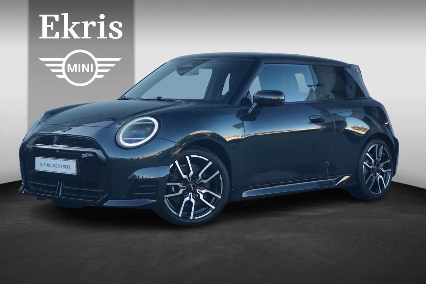 MINI Cooper - 3-Deurs E John Cooper Works / Pakket XL - AutoWereld.nl