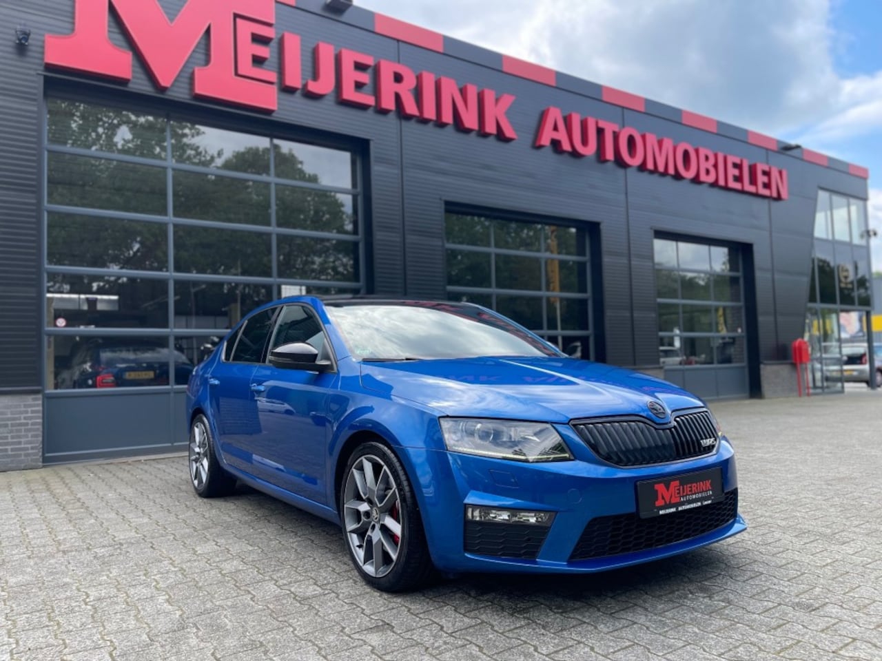 Skoda Octavia - 2.0 TSI RS BJ2014 XENON LEDER ZEER NETTE STAAT - AutoWereld.nl