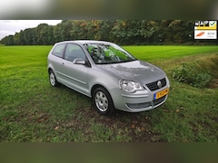 Volkswagen Polo - 1.2-12V Trendline met Airco & Nieuwe Apk