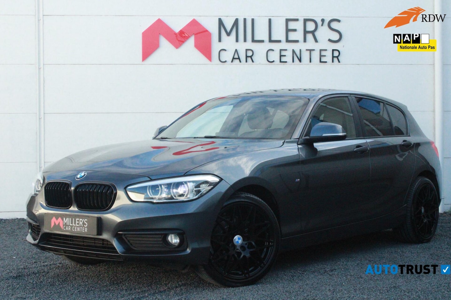 BMW 1-serie - 118i High Executive LEDER 18" VELGEN NAVI GROOT - AutoWereld.nl