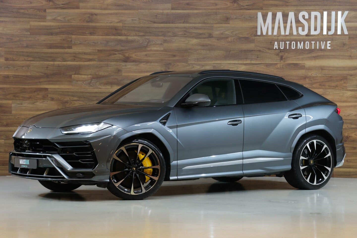 Lamborghini Urus - 4.0 V8|Ceramic|B&O|Carbon|Pano|360|Trekhaak| - AutoWereld.nl