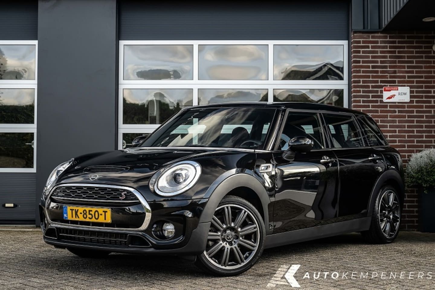 MINI Clubman - Mini 2.0 Cooper S Business Plus | Navigatie | Cruise | Led | NL-auto | NAP | - AutoWereld.nl