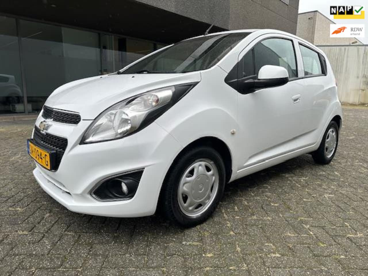 Chevrolet Spark - 1.0 16V LT AIRCO BJ 8-2013 APK 8-2025 - AutoWereld.nl