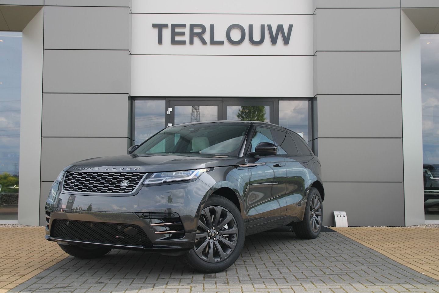 Land Rover Range Rover Velar - 2.0 P400e R-Dynamic SE - AutoWereld.nl