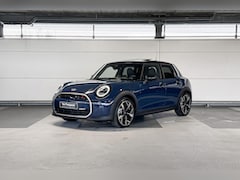 MINI Cooper - 5-deurs 2.0 Cooper S Favoured | Pakket XL | Dak en spiegelkappen in Jetblack