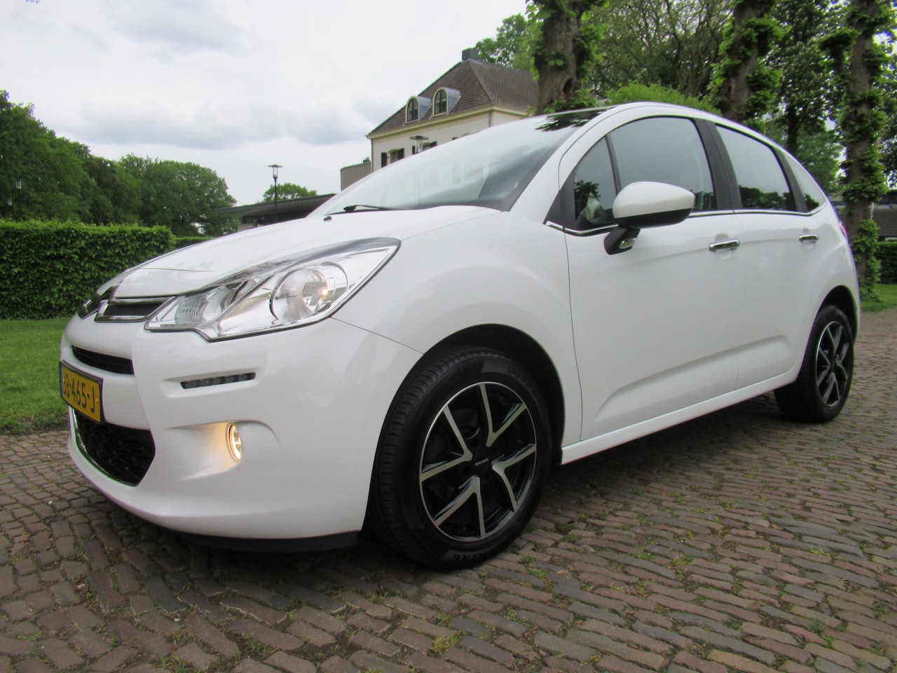 Citroën C3 - 1.0 PureTech Feel Edition Ecc Cruisecontrol Isofix LM Velgen NL AUTO***Apk t/m 6-5-2025*** - AutoWereld.nl