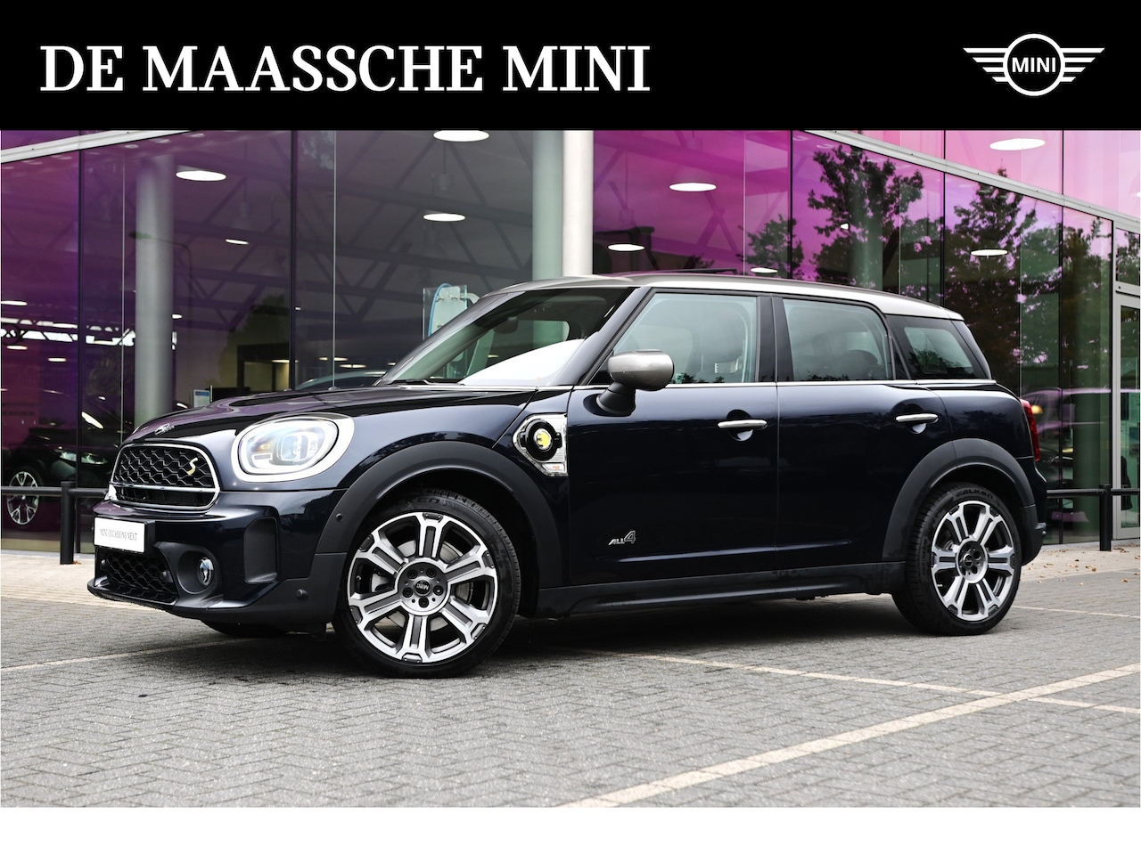 MINI Countryman - Cooper S E ALL4 Classic Automaat / Panoramadak / Achteruitrijcamera / Stoelverwarming / He - AutoWereld.nl