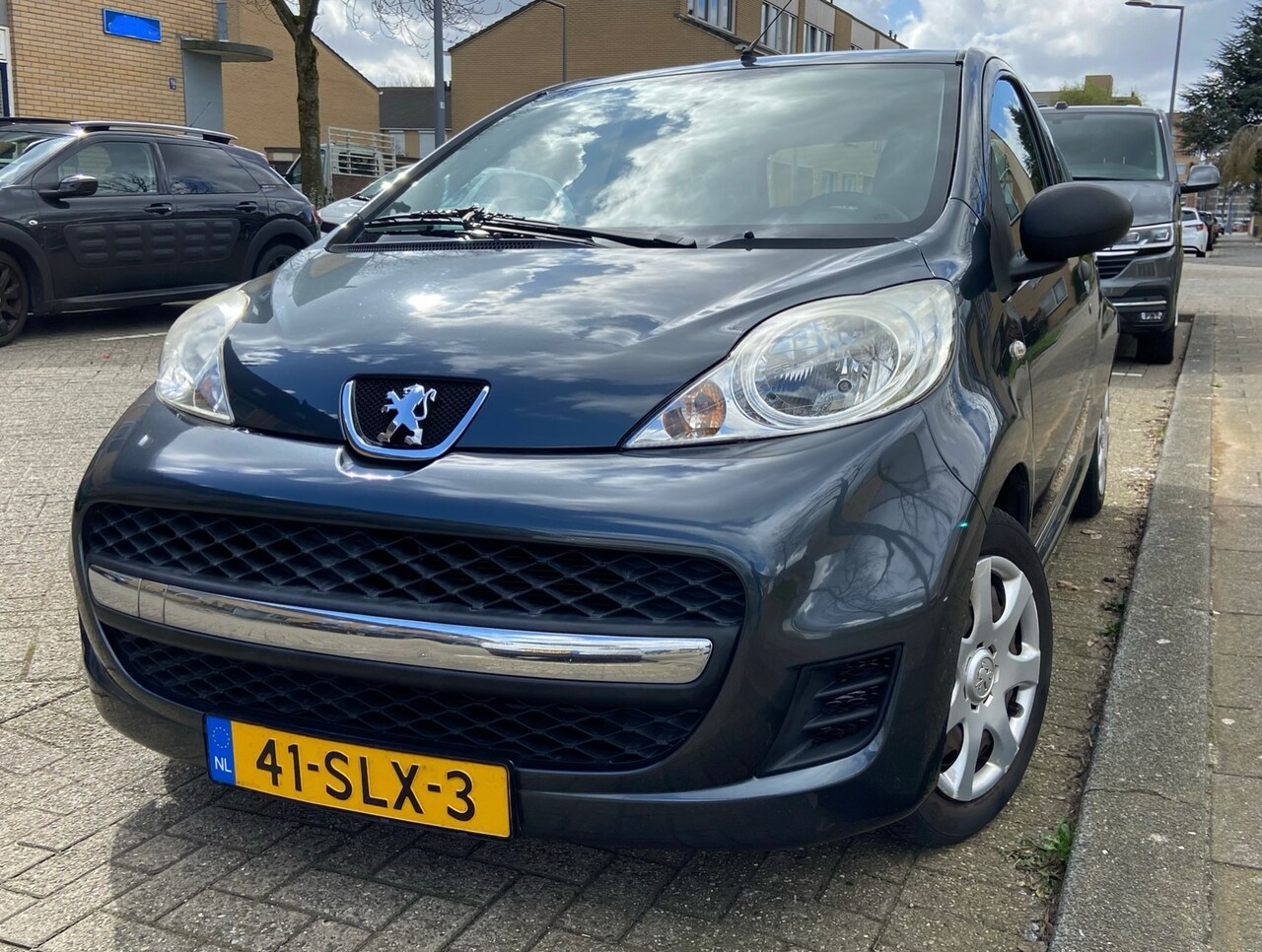 Peugeot 107 - 1.0-12V XR met airco - AutoWereld.nl