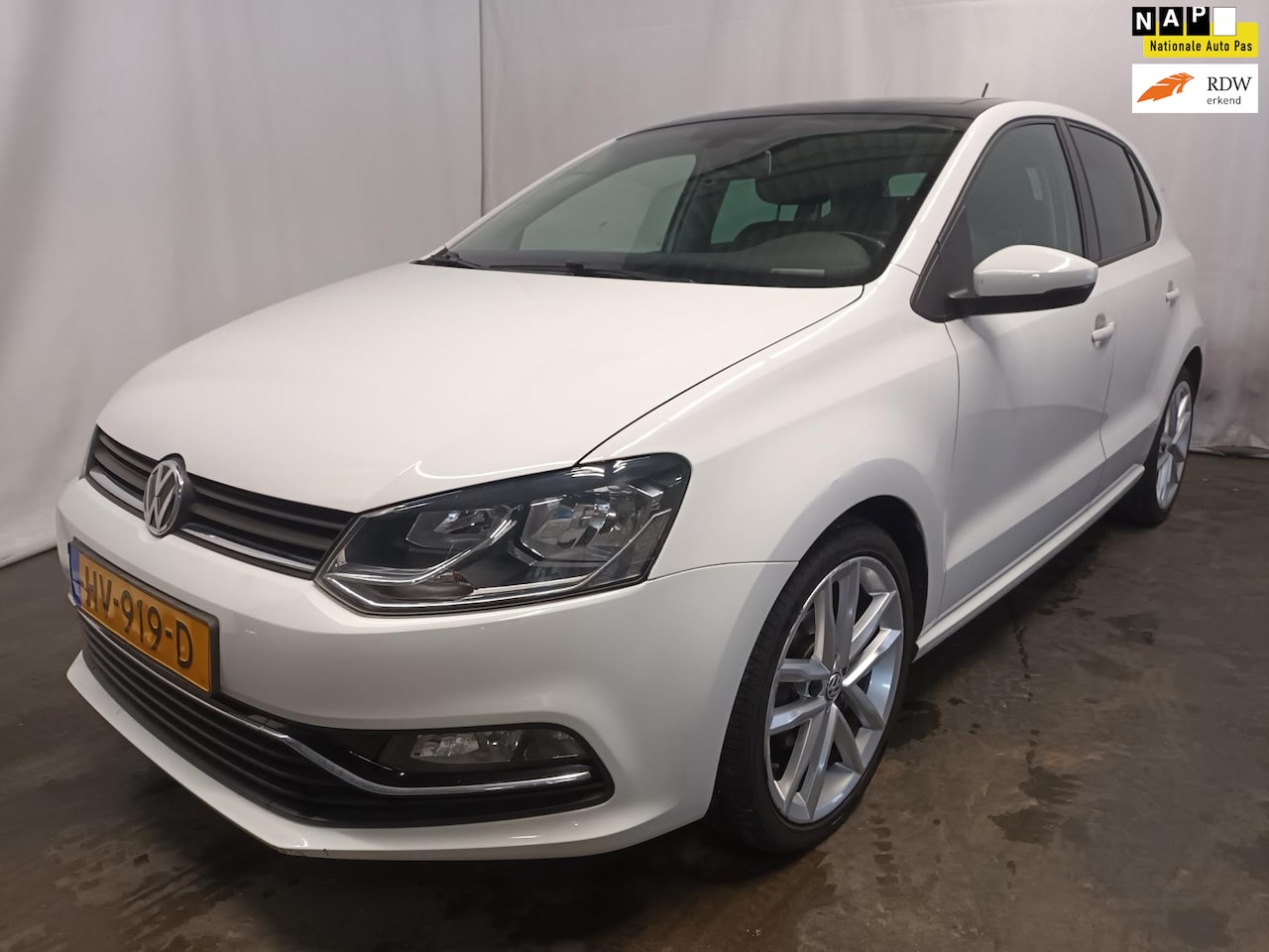 Volkswagen Polo - 1.2 TSI Highline - Pano Dak - LM Velegen - Cruise Controle - AutoWereld.nl