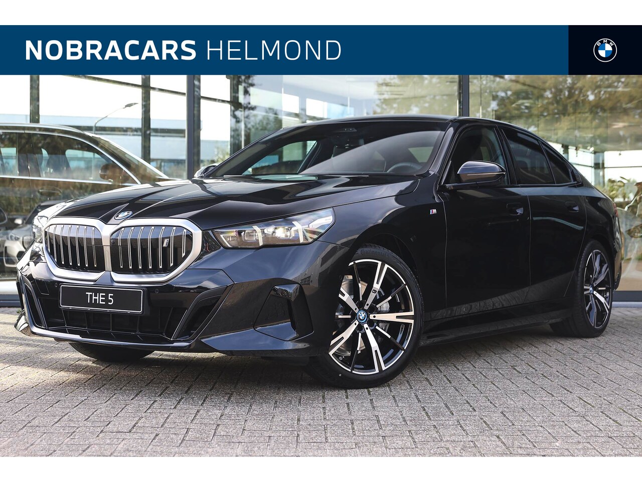 BMW i5 - eDrive40 High Executive M Sport Automaat / Panoramadak / Adaptieve LED / Parking Assistant - AutoWereld.nl