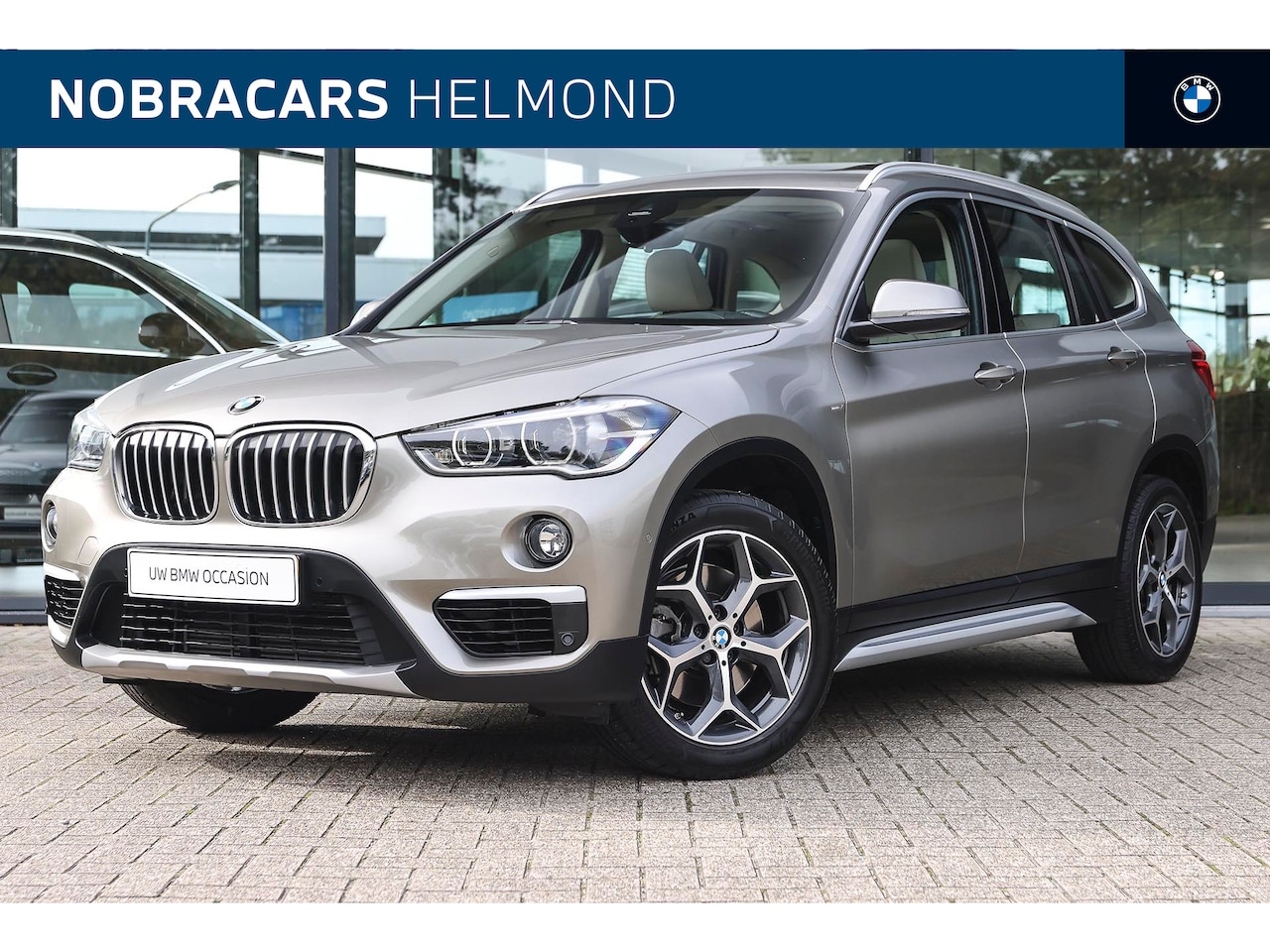 BMW X1 - sDrive20i High Executive xLine Automaat / Panoramadak / Trekhaak / Achteruitrijcamera / Ac - AutoWereld.nl