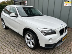 BMW X1 - SDrive20i Business NAP//AIRCO//CRUISE//APK//TREKHAAK