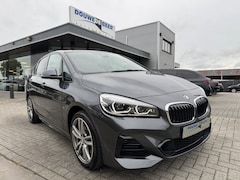 BMW 2-serie Active Tourer - 225xe iPerformance M-Sport HUD | Leer | Harman Kardon | LED