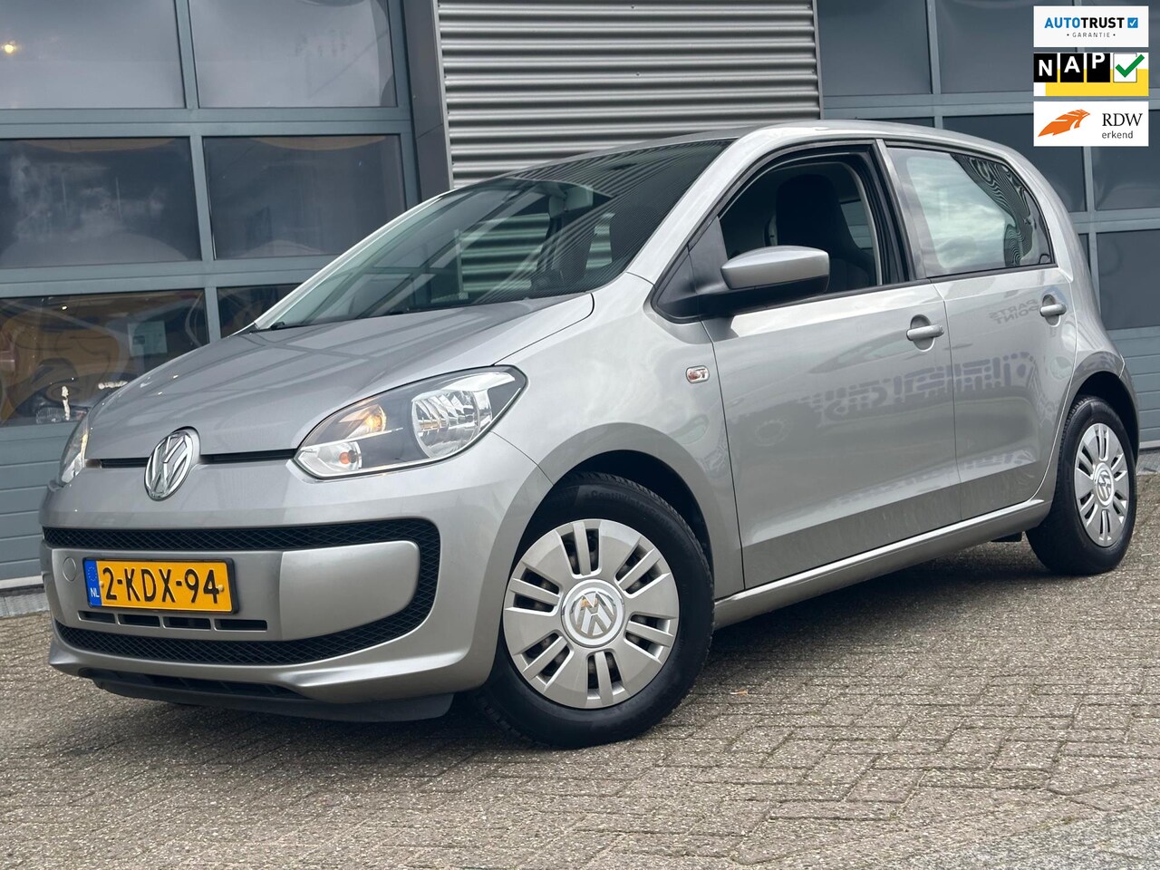 Volkswagen Up! - 1.0 move up! BlueMotion | NAVI | Airco | APK | NAP - AutoWereld.nl