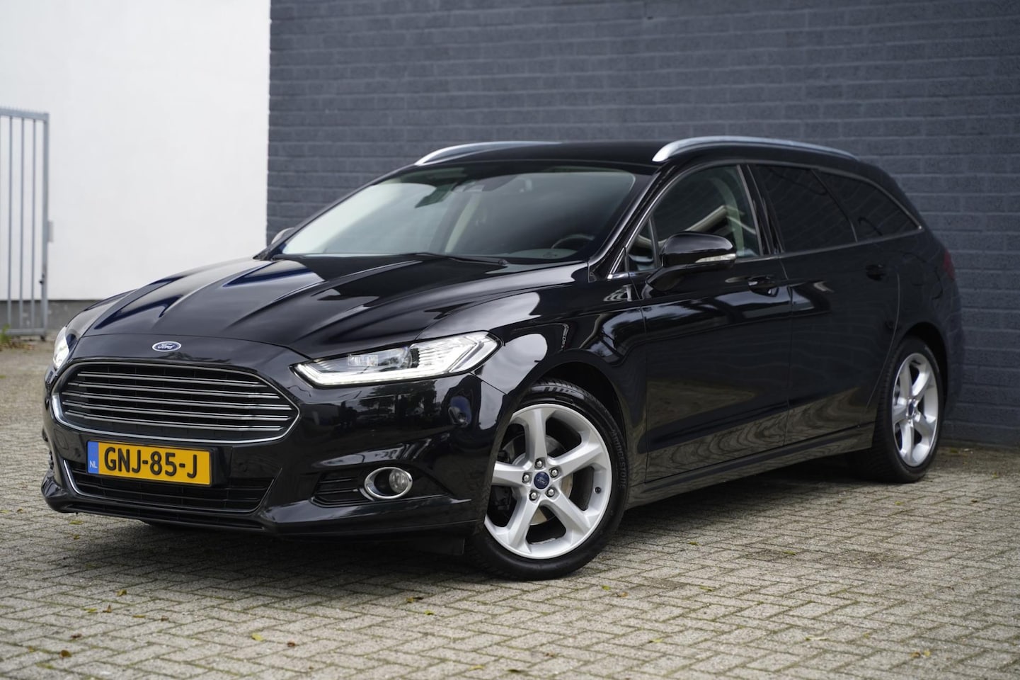 Ford Mondeo Wagon - 2.0 Titanium 2.0 Titanium 203pk, Automaat, Trekhaak - AutoWereld.nl